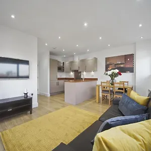 modern-2-bed-apartment-by-tower-bridge-london-bridge.brighton-hotels-england.com/