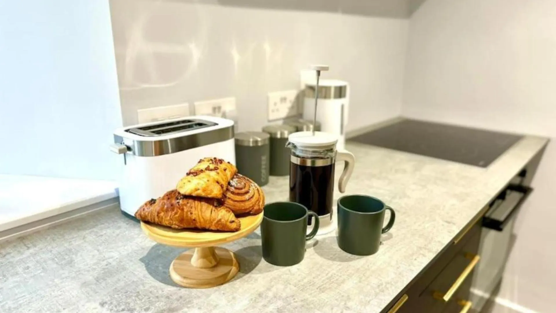 New 2 Bedroom Bournemouth Ground Floor Easy Access 0*,  United Kingdom